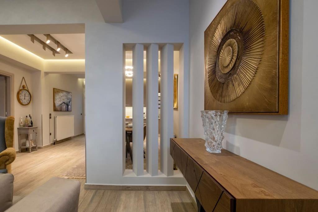 Maison De Luxx A10, Cozy Apartment With Garden In Larissa Luaran gambar